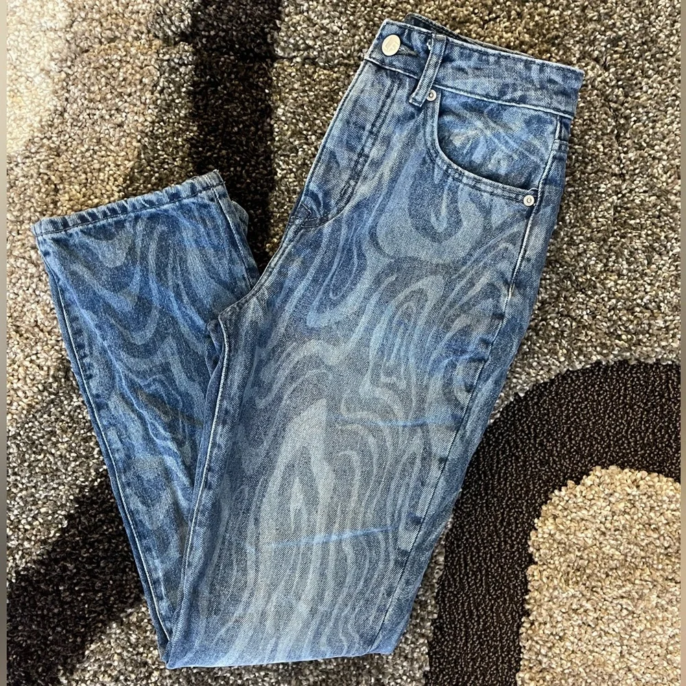 LOVERS AND FRIENDS Reece High Rise Slim Straight ( Amazing psychedelic pattern) - Picture 6 of 10